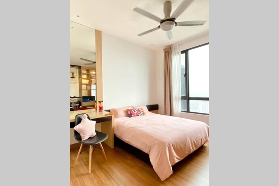 Landmark Residence 1, Pool View, Free WiFi, TV-box, Free Parking, Near Kajang, Mahkota Cheras, C180, MRT Apartment in Negeri Sembilan, Malaysia
