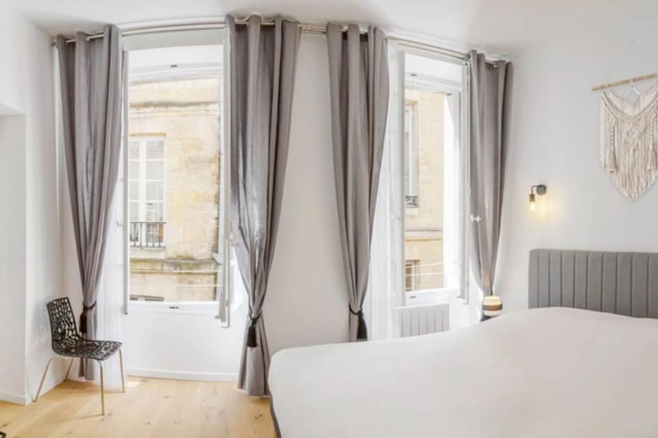 Logement de charme - Porto Riche - Cœur historique Bordeaux Apartment in Bordeaux