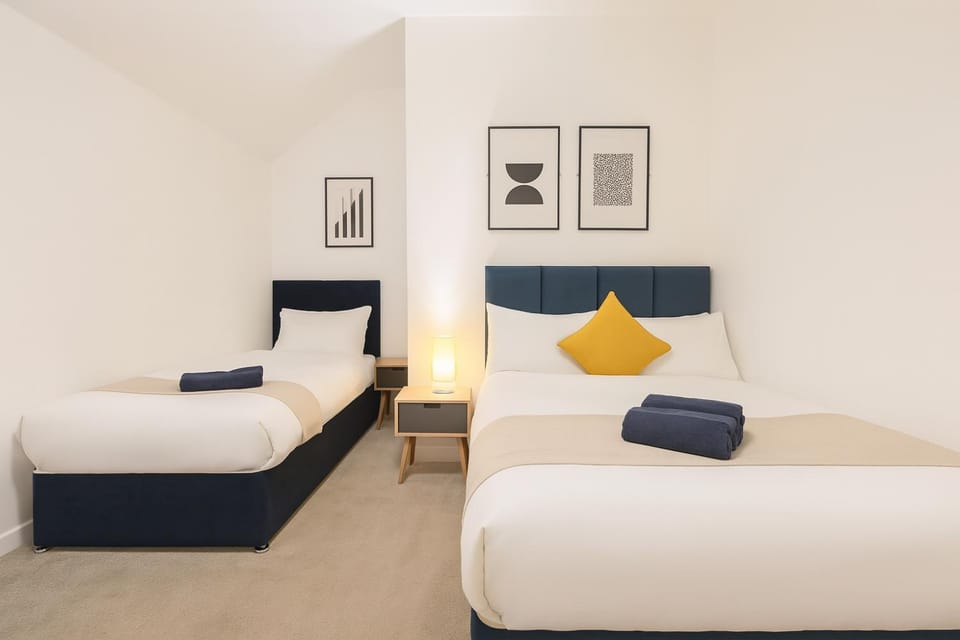 Space For Groups, 10 mins from centre with parking! Apartment in Cardiff