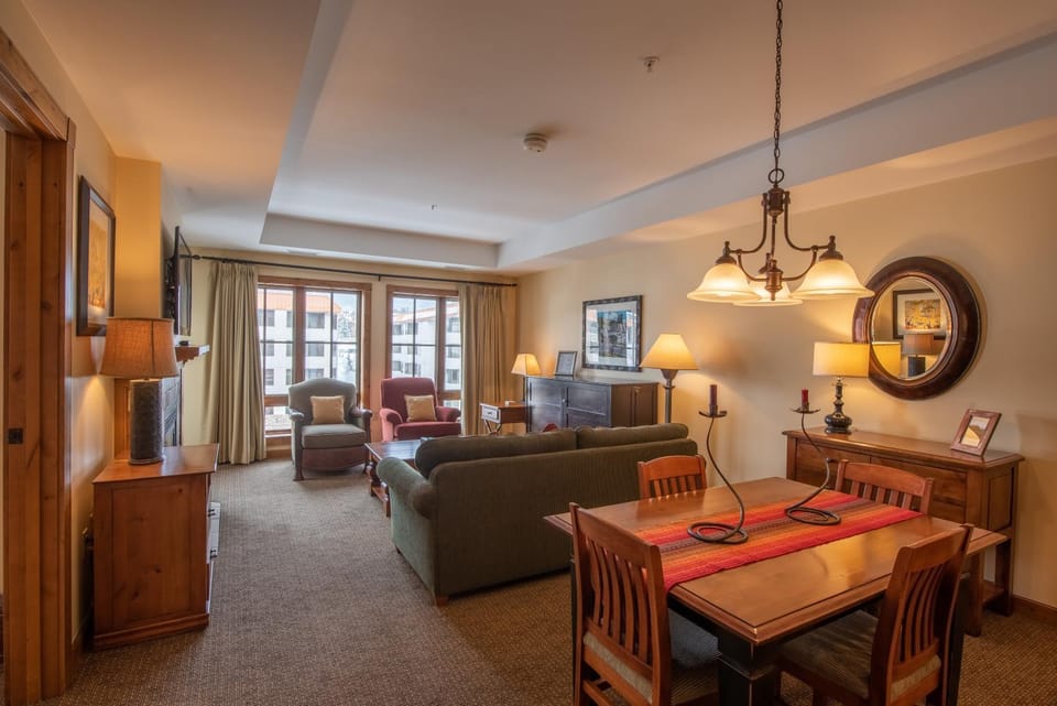 Updated 1 Bedroom Condo in Mountaineer Square condo Apartment in Colorado