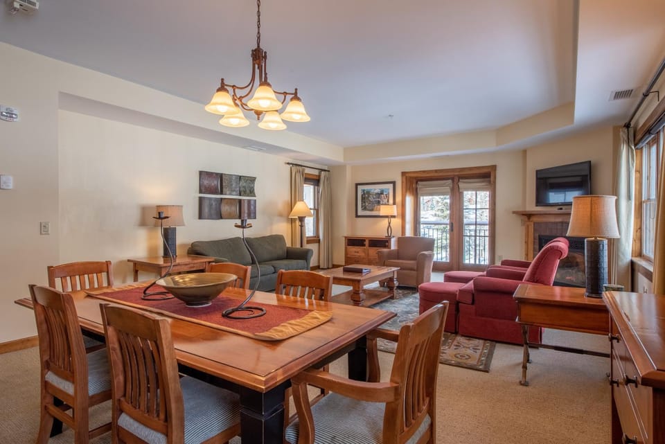 Wheelchair Accessible 2-Bedroom Condo - Slopeside condo Apartment in Colorado