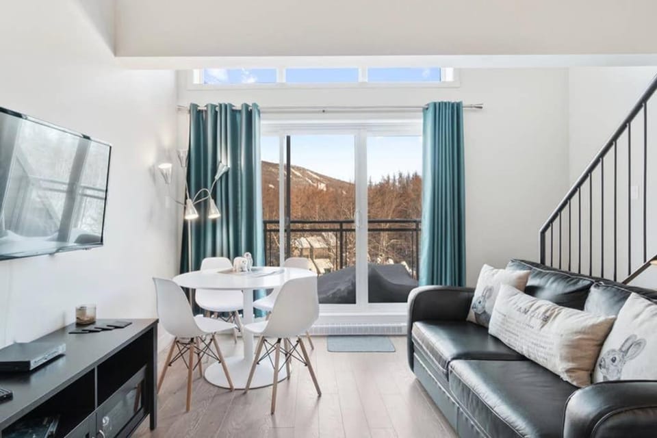 TV and multimedia, Balcony/Terrace, Living room, Dining area