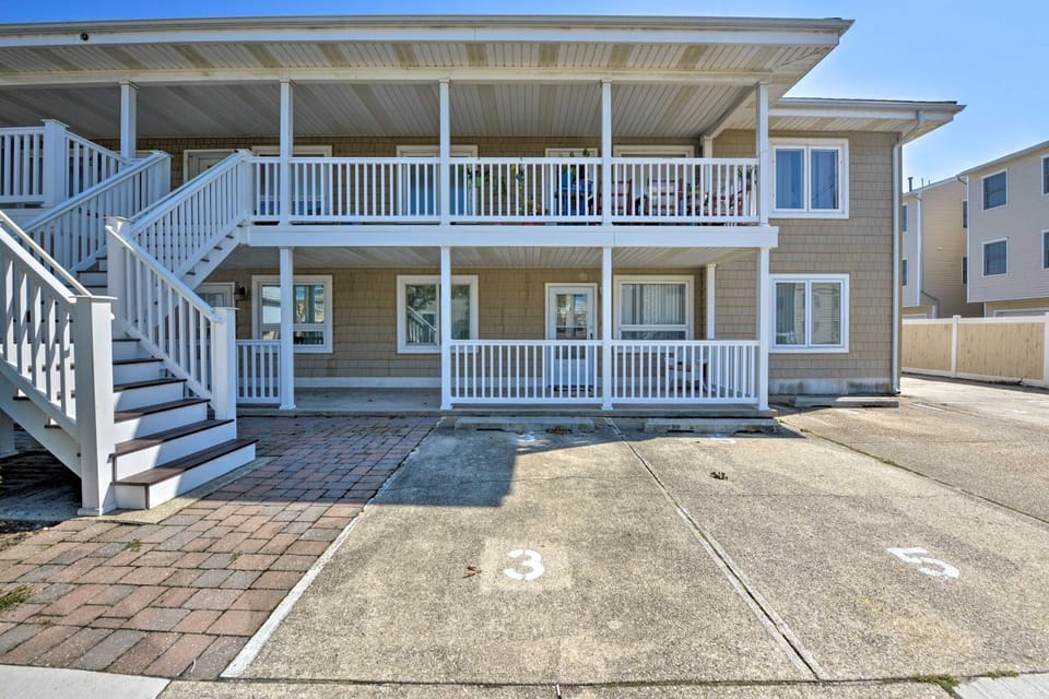 Beach Block Wildwood Condo - Proximity to Dining! House in Wildwood