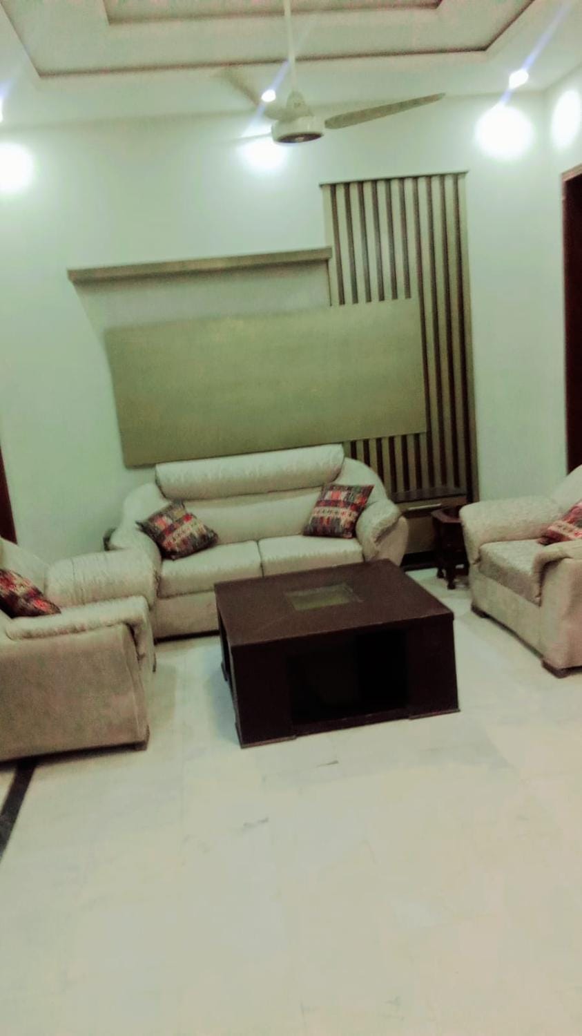 Guest House & Apartments Johar Town near Emporium & Expo Bed and Breakfast in Lahore