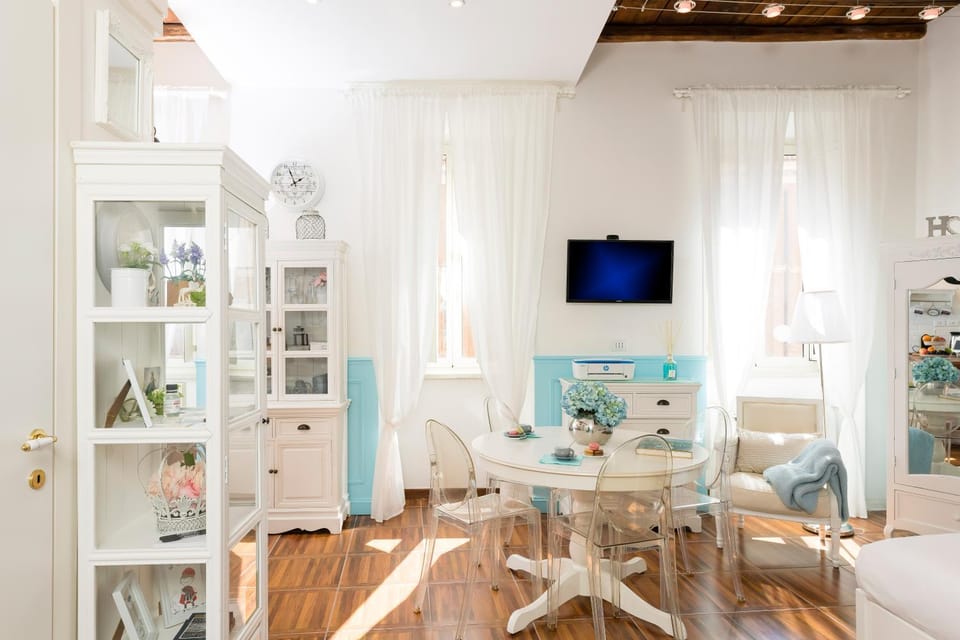 Capo Le Case, Romantic Flat near Spanish Steps Apartment in Rome
