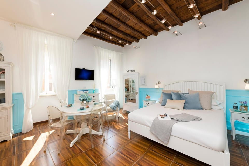 Capo Le Case, Romantic Flat near Spanish Steps Apartment in Rome