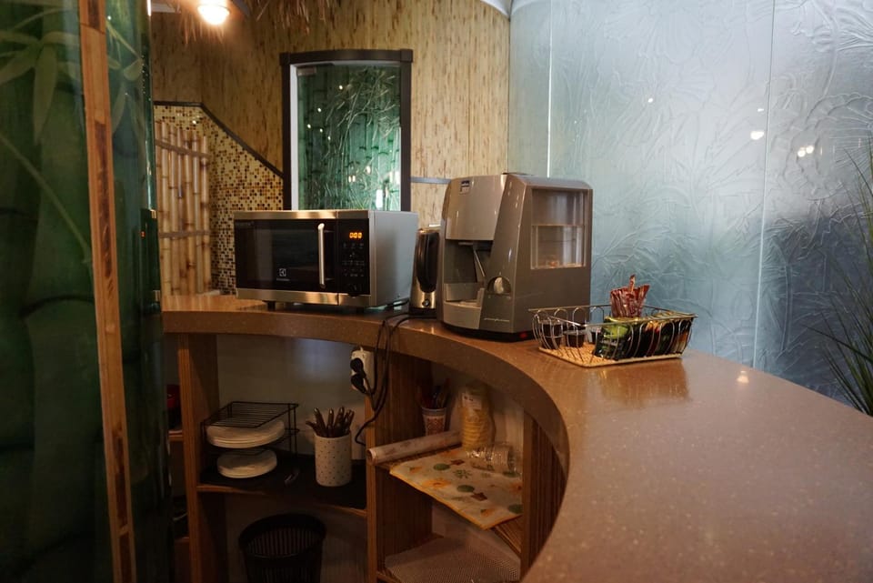 Coffee/tea facilities, Decorative detail