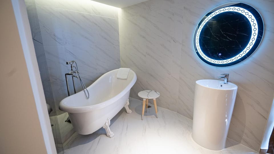 Bathroom, Bath