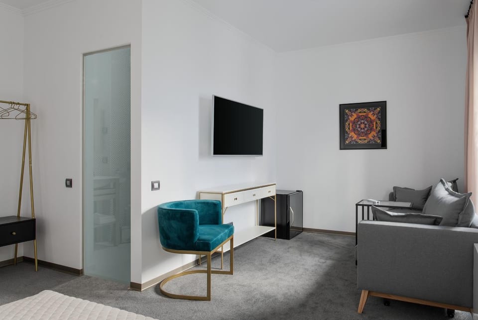 TV and multimedia, Seating area