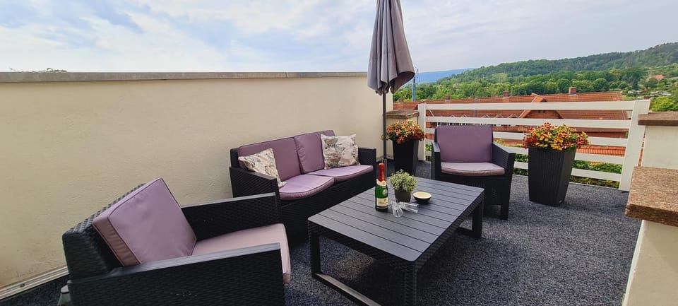 View (from property/room), Balcony/Terrace