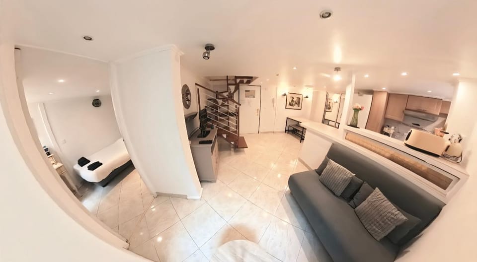 TV and multimedia, Kitchen or kitchenette, Living room, Seating area