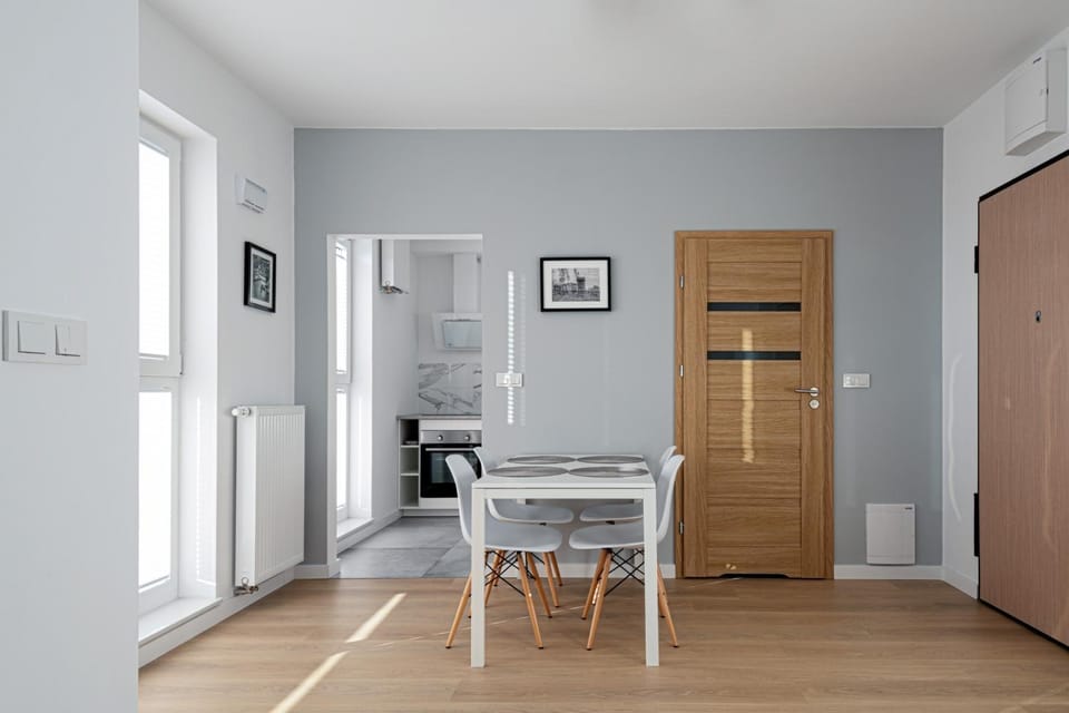 Bathroom, Kitchen or kitchenette, Dining area