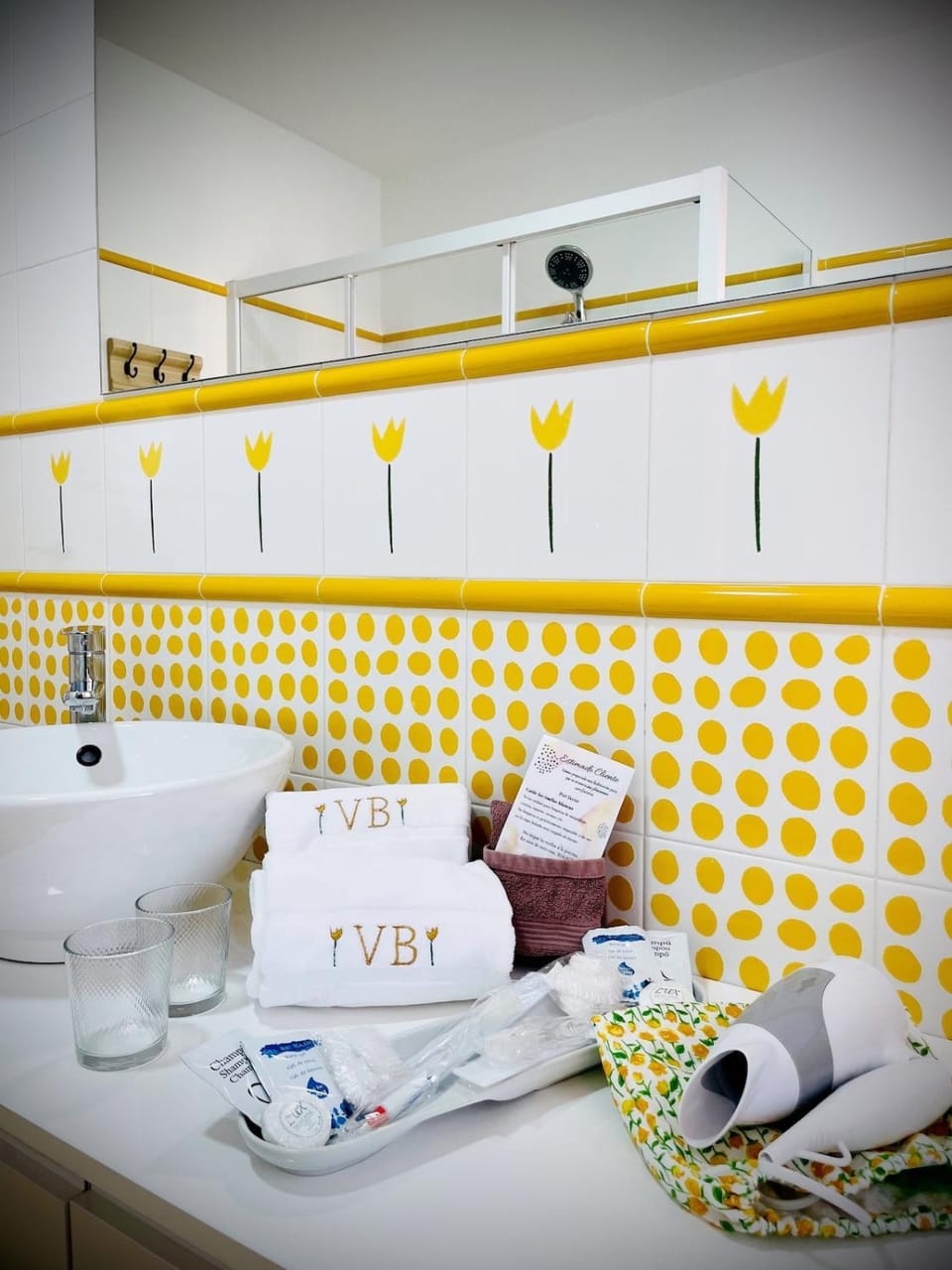 Toilet, Bathroom, towels