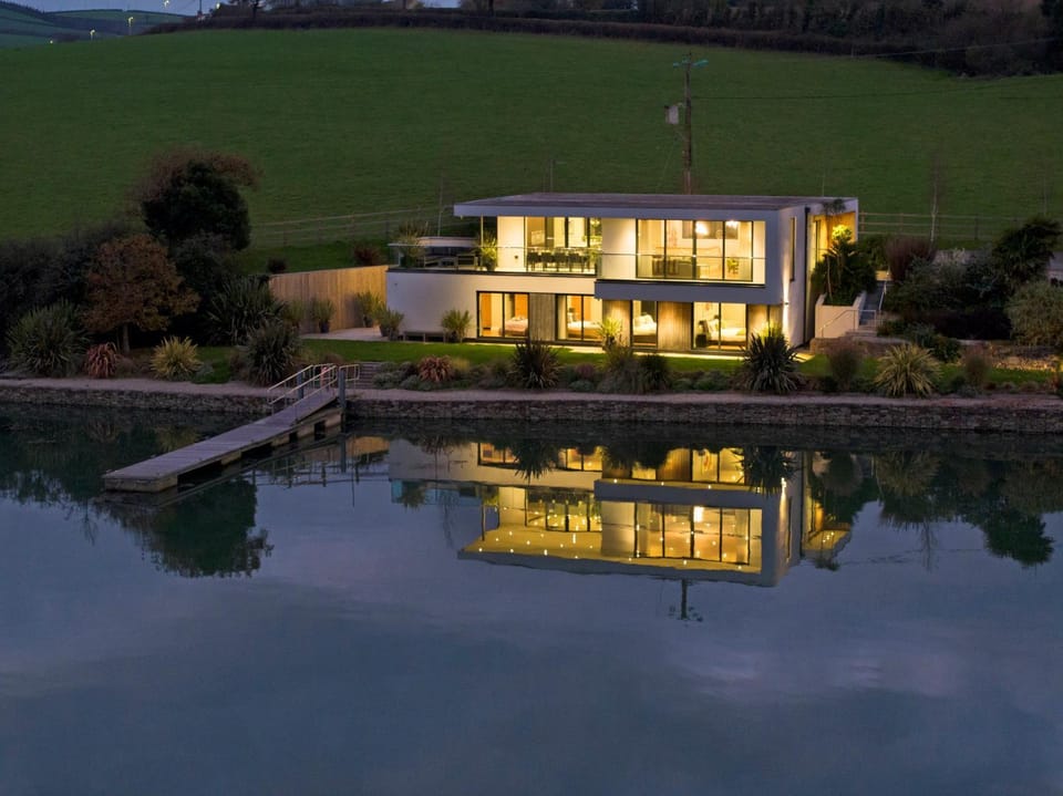 Property building, Night