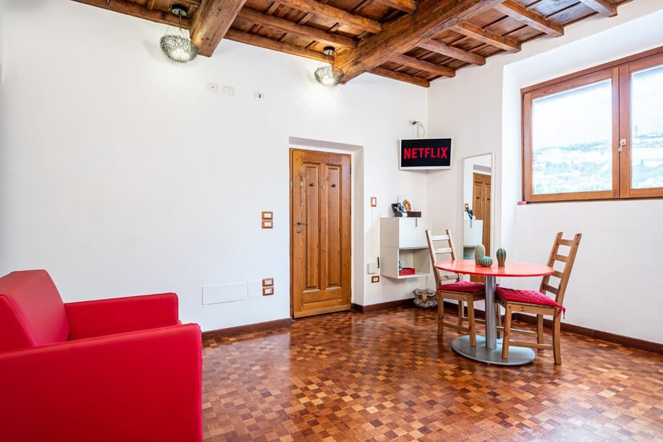 TV and multimedia, Seating area