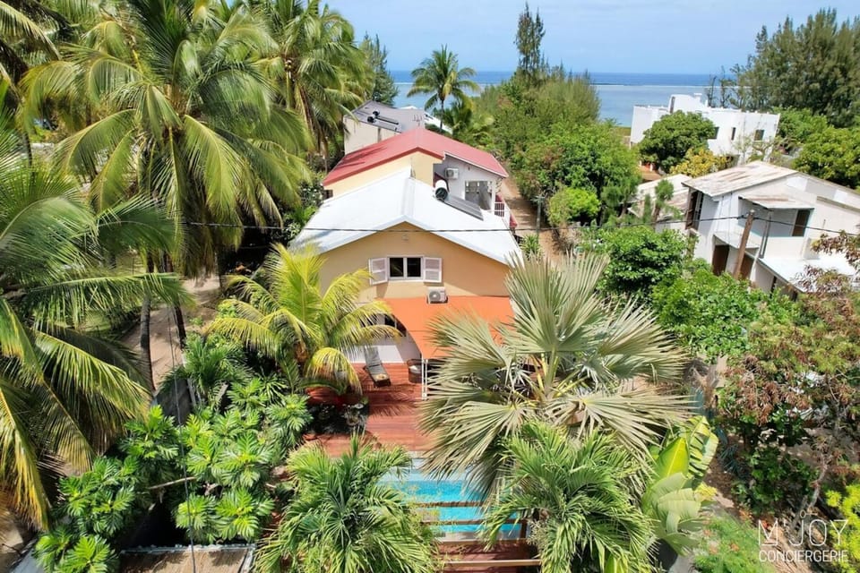 VILLA KADAL - Villa with direct access to the lagoon Villa in Saint-Paul