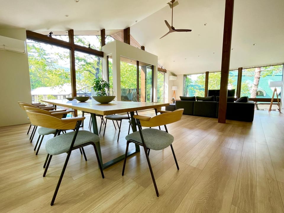 Ahiru Chalet by Hakuba White Fox Company Chalet in Hakuba