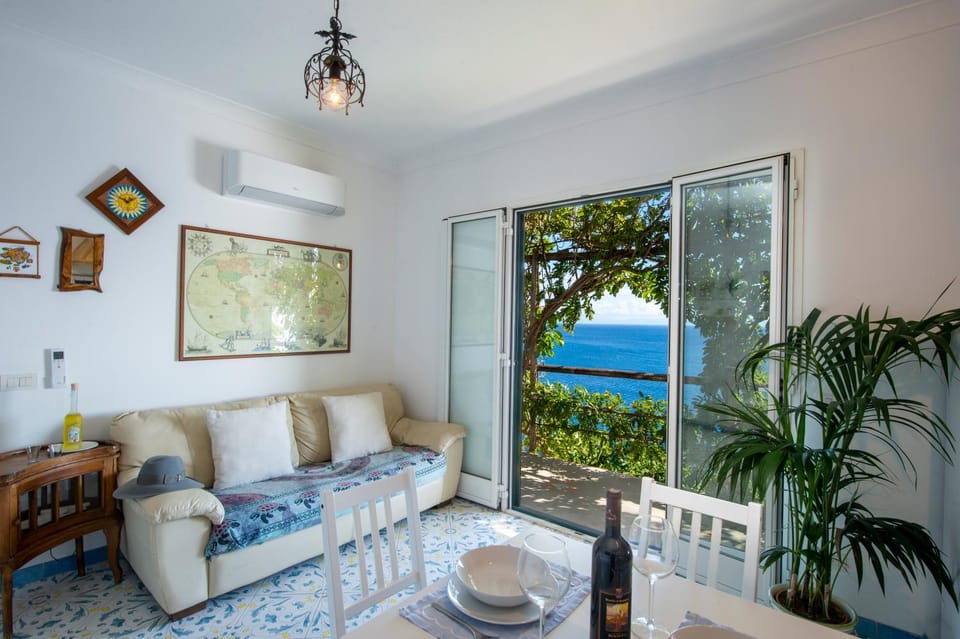 Sea Side Solandra Apartment in Praiano