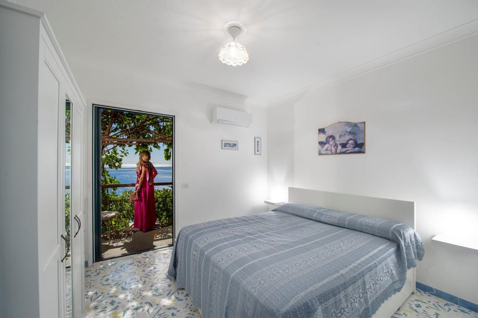 Sea Side Solandra Apartment in Praiano