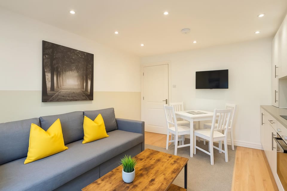 4 Person Modern Apartment Nr City Centre Apartment in Cardiff