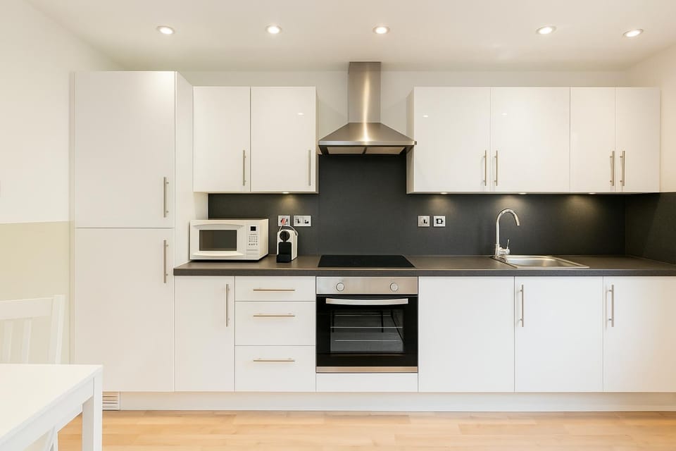 4 Person Modern Apartment Nr City Centre Apartment in Cardiff