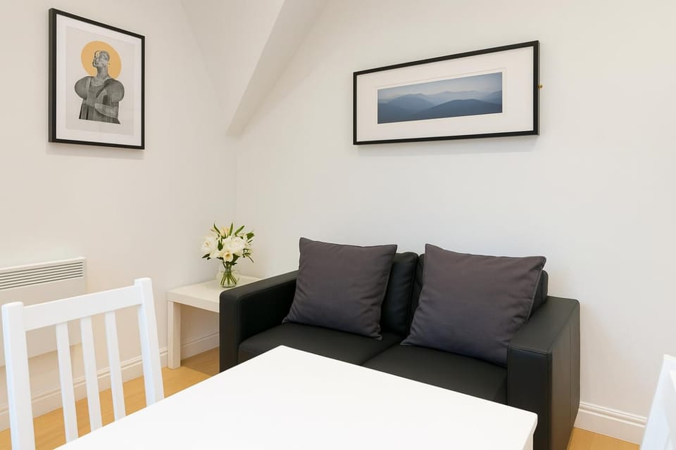 2 bedroom apartment Nr City Centre, Uni & Parks Apartment in Cardiff