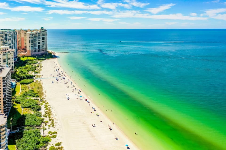 Beachfront 2 Bed at Popular Seawinds Apartment in Marco Island