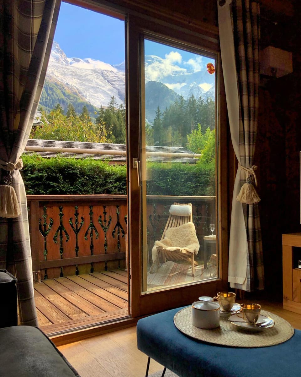 Chamonix Chalet with Mont Blanc Views Near Town Centre - Parking & Sauna Chalet in Chamonix