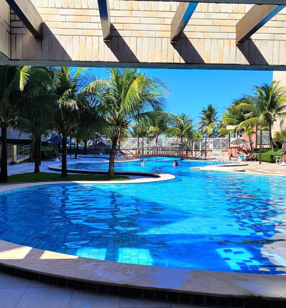 Apartamento em Condomínio Resort vizinho ao Beach Park Apartment in State of Ceará