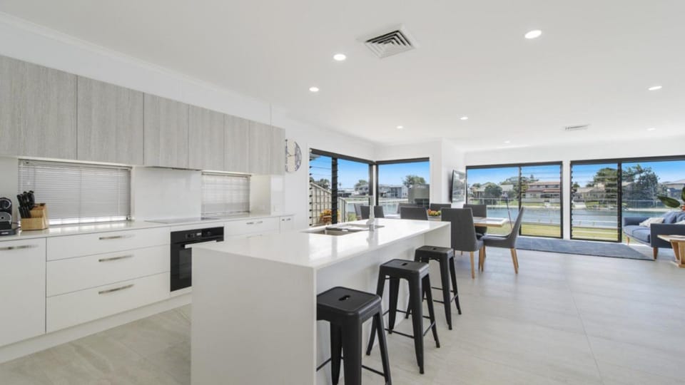 Floating On The Canals House in Port Macquarie