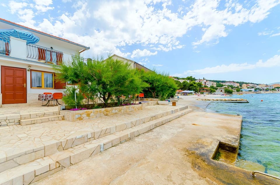 Patio, Facade/entrance, Beach