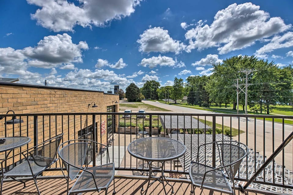 Downtown Yankton Apartment w/ Patio & River View! Apartment in Yankton