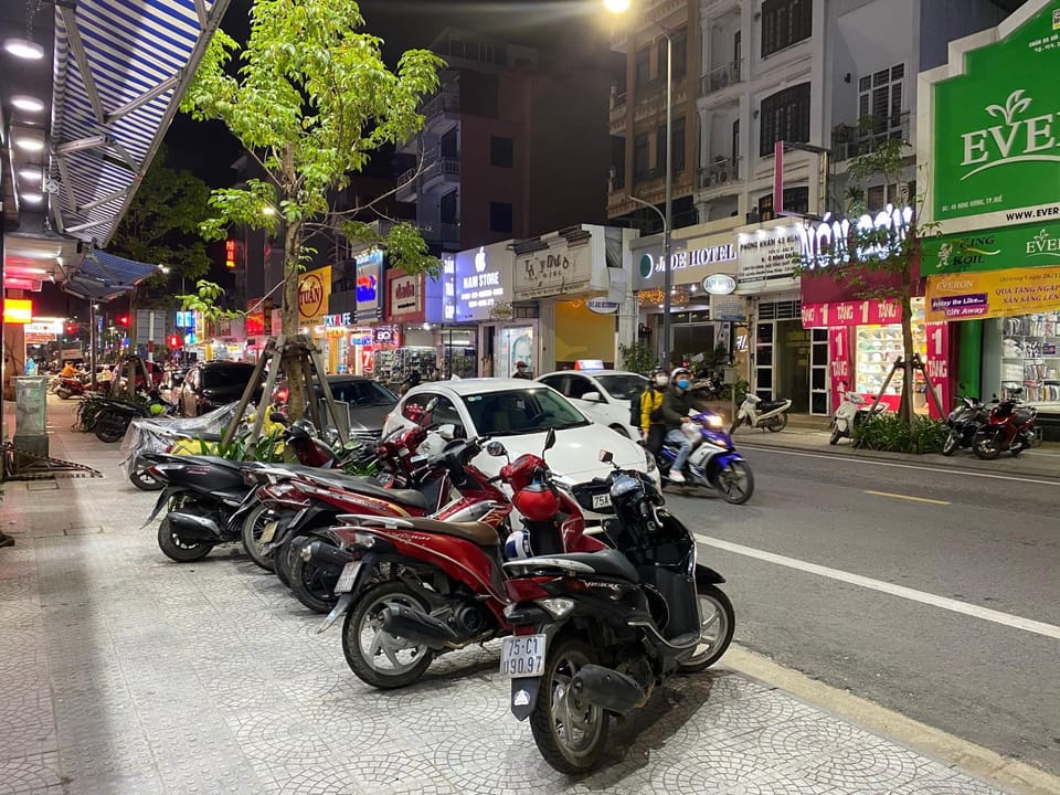 City view, Location, Parking