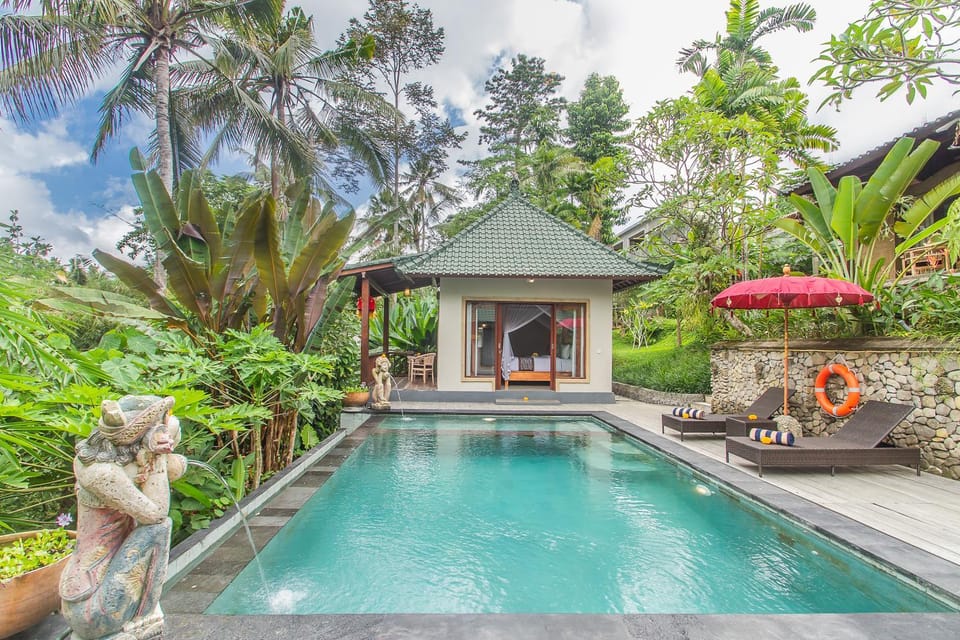 Property building, Swimming pool, Swimming pool