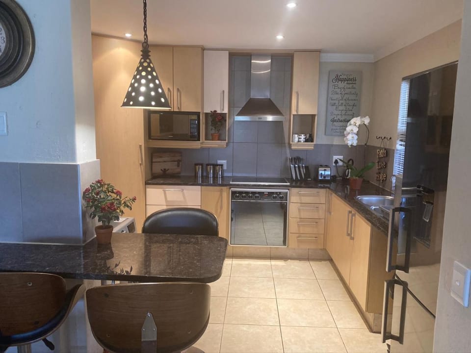 Property building, Kitchen or kitchenette, Seating area