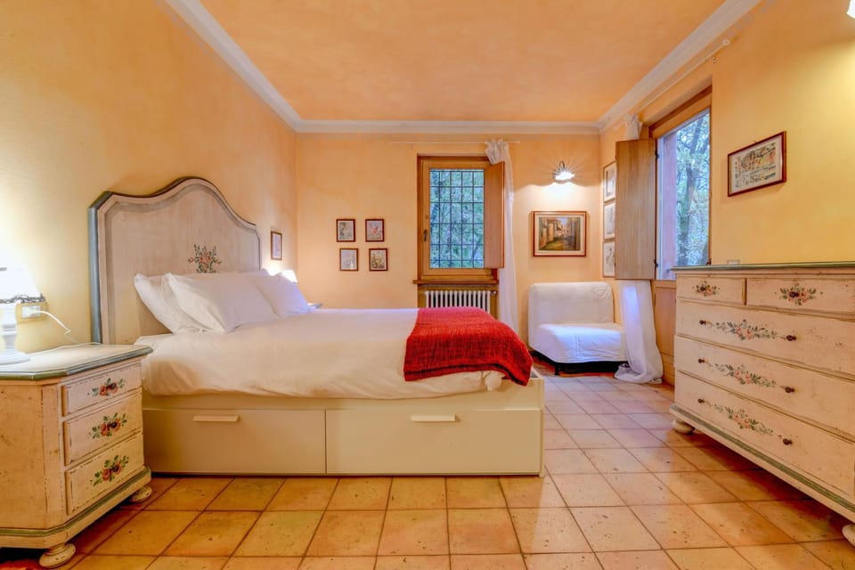 Living room, Bedroom