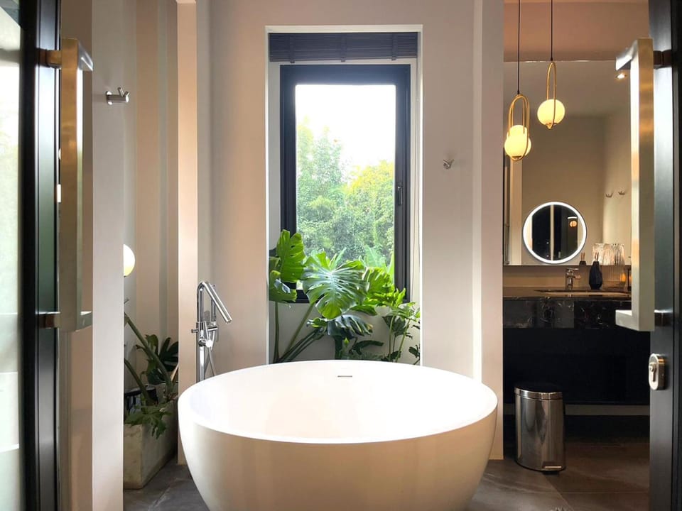 Bathroom, Bath