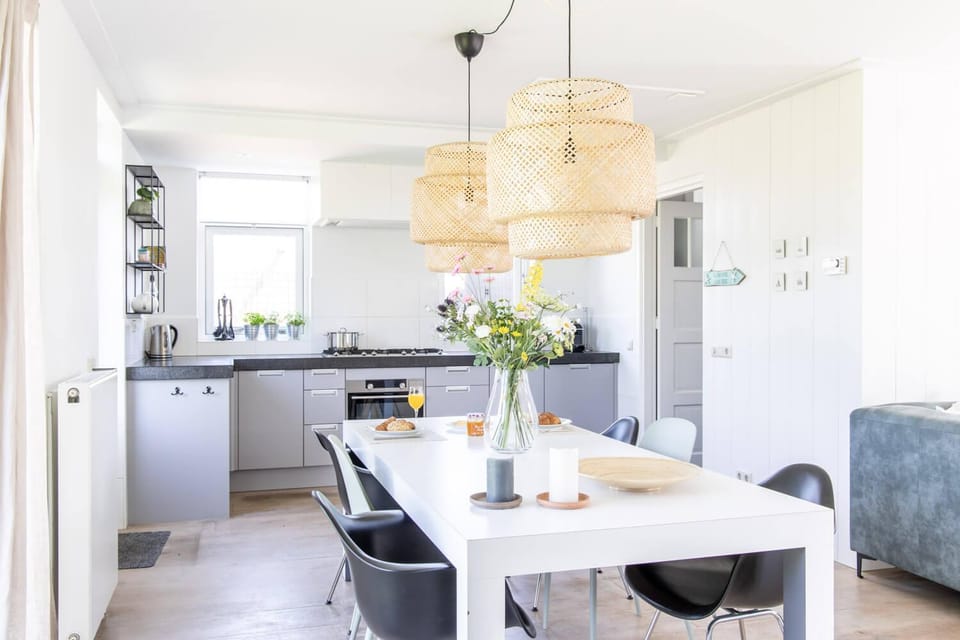 Dining area, kitchen
