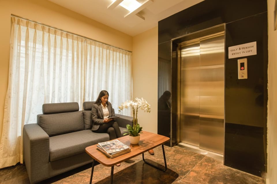 Lobby or reception, elevator