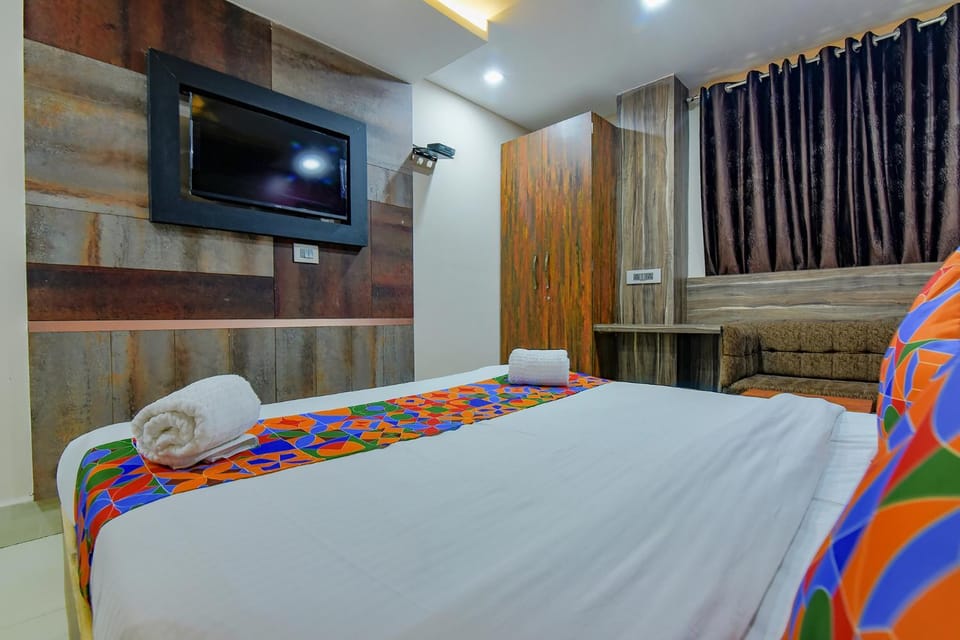 TV and multimedia, Photo of the whole room, Bedroom, wardrobe