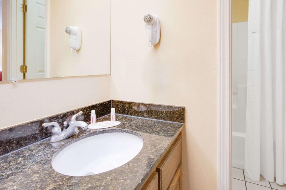 Bathroom, Photo of the whole room, On site