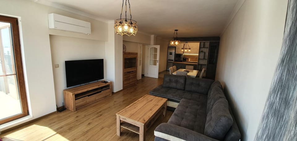 Communal lounge/ TV room, Living room, Seating area