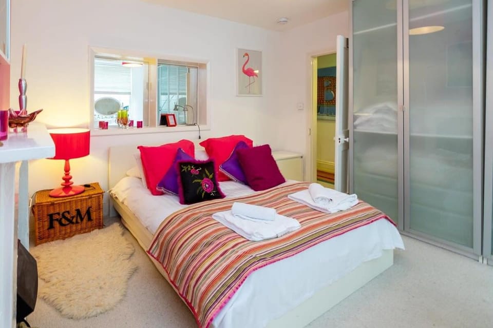 Bed, Bedroom, wardrobe