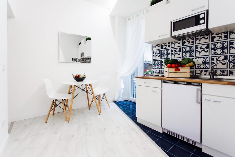 Coffee/tea facilities, Kitchen or kitchenette, Dining area