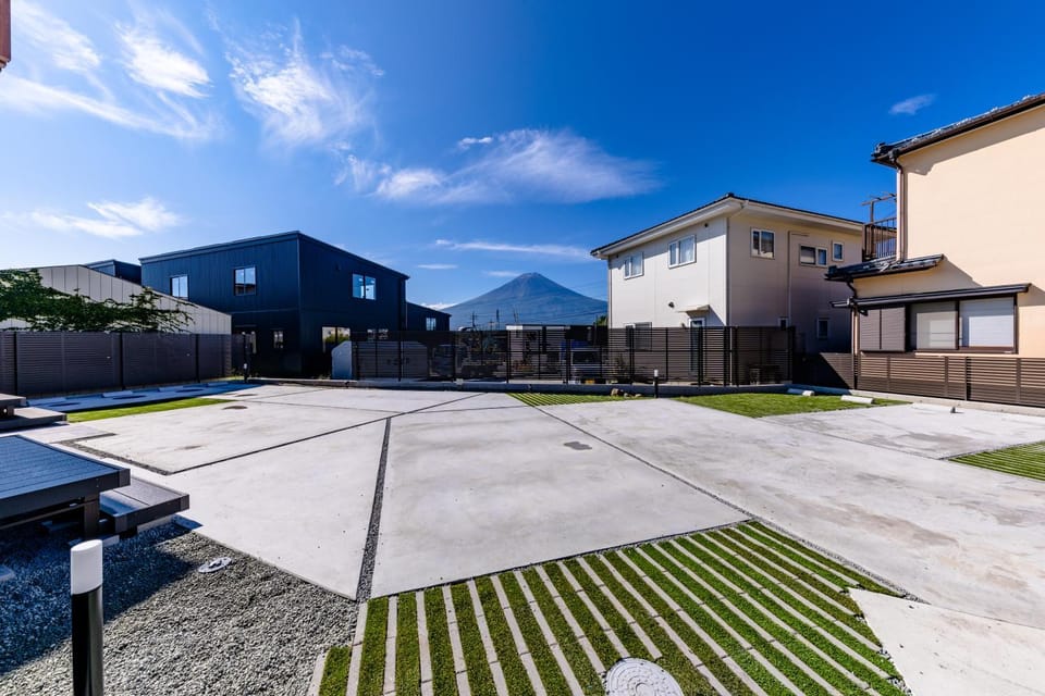 Property building, Day, Parking