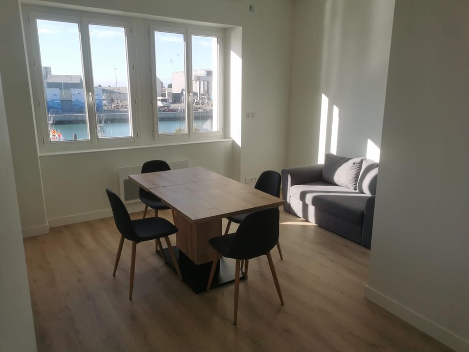 Sur le port Apartment in Les Sables-d'Olonne