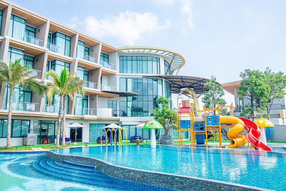 Aqua park, Swimming pool