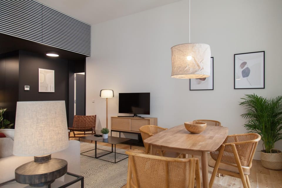 Living room, Decorative detail, Dining area