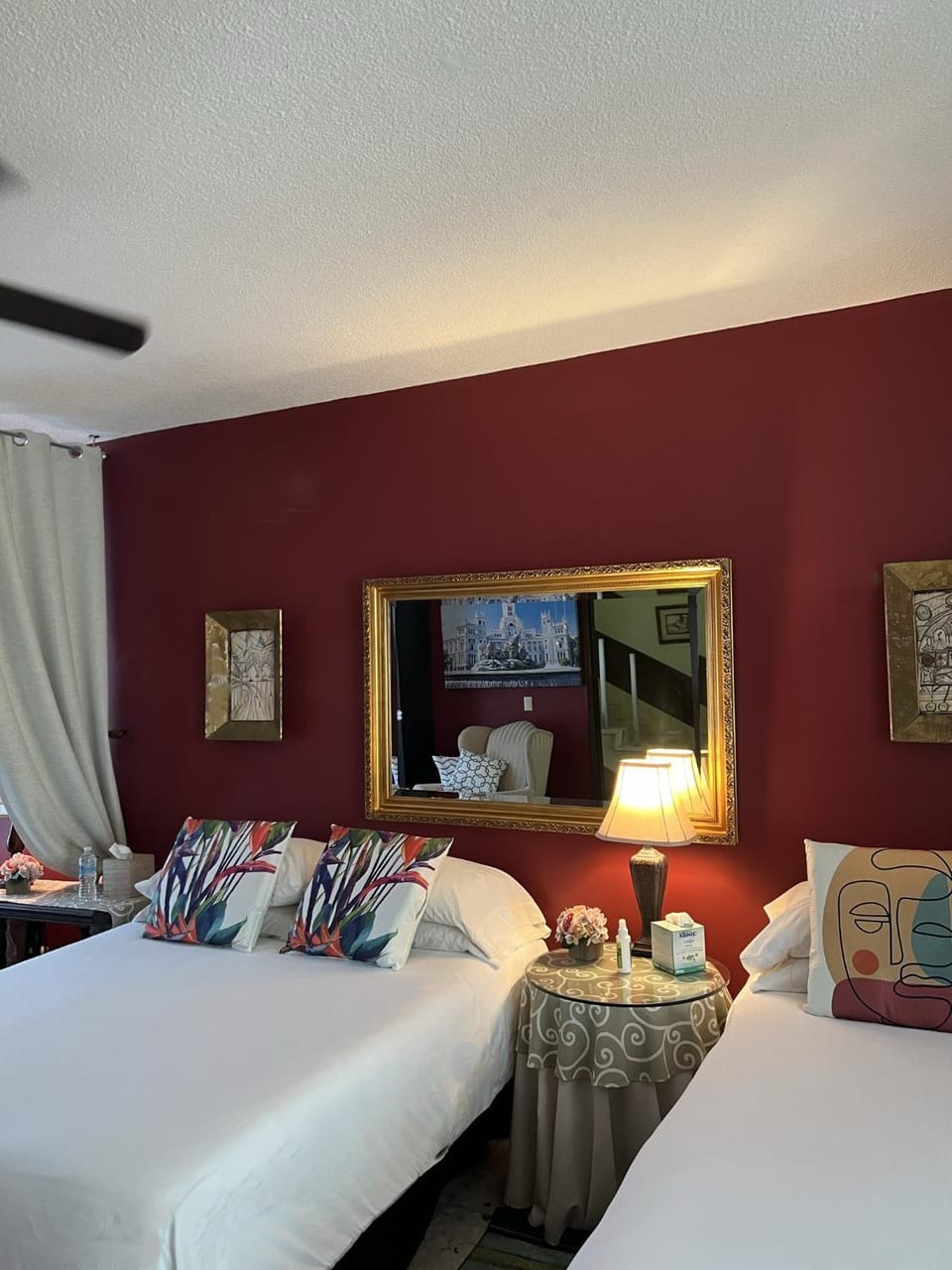 Bed, TV and multimedia, Bedroom