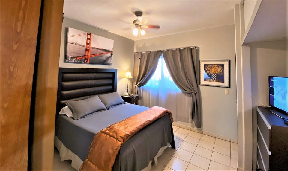 Bed, Bathroom, TV and multimedia, Coffee/tea facilities, Balcony/Terrace, Other, Photo of the whole room, Seating area, Bedroom